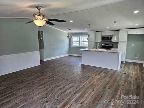 5th image of 2614 E Spencer Ave