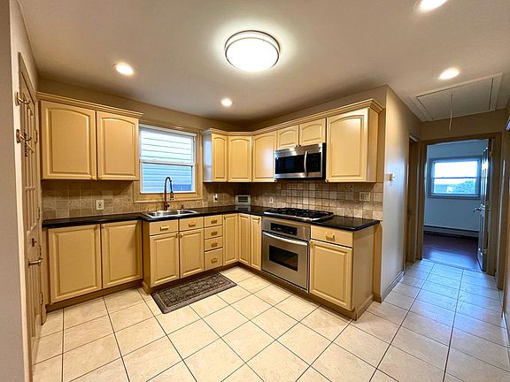 3rd image of 7101 Durham Ave Floor 2
