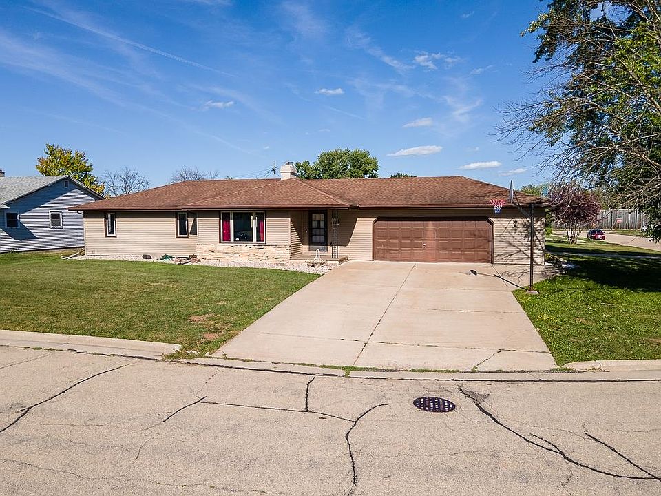 1st image of 1066 Holly Ct