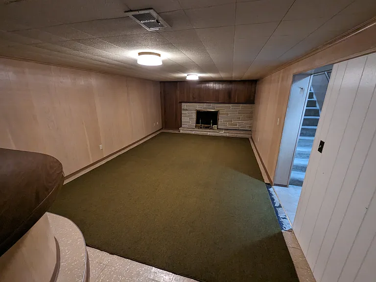 4433 Parkdale Ave NW — Photo 8