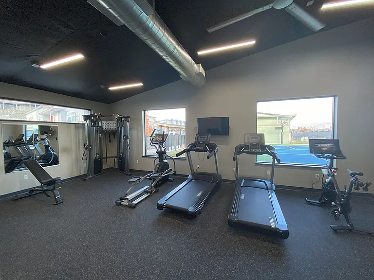 200 Canyon Pkwy — Photo 18