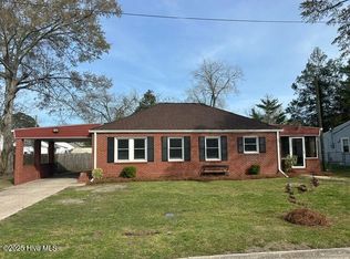 824 Chattawka Ln, New Bern, NC 28560