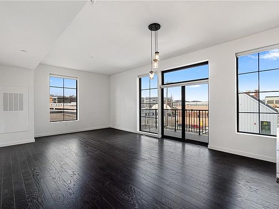 3rd image of 2635 Penn Ave #301