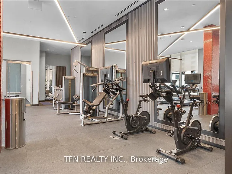 212 King William St #513 — Photo 20