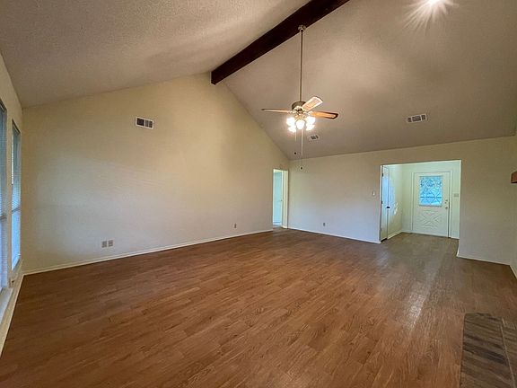 5th image of 221 Pebblestone Dr