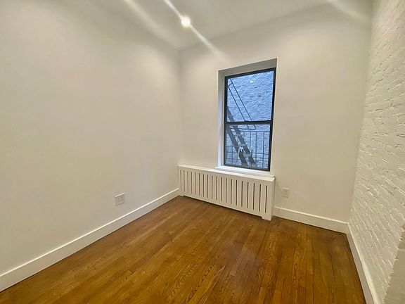 4th image of 128 E 83rd St APT 2C