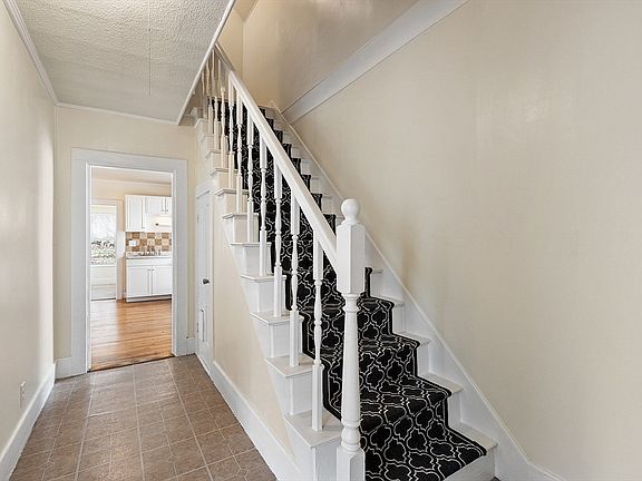 3rd image of 18 Belmont St