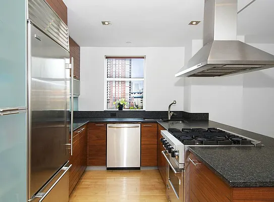 Sold by Brooklyn Bridge | media 20