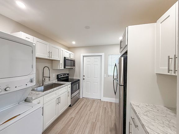 3rd image of 821 3rd St #823B