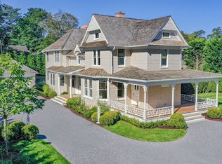 121 Elm St, Southampton, NY 11968