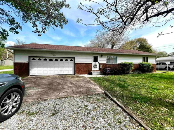 302 S Leonard Ave, Du Quoin, IL 62832