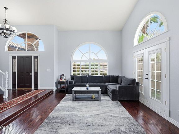 3rd image of 1842 E WINDMERE Drive