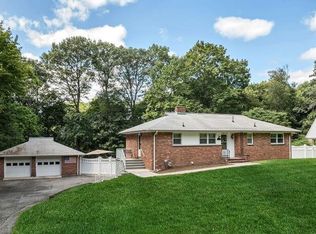 1 Augur Rd, Airmont, NY 10901