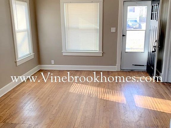 3rd image of 1513 S Ash Ave