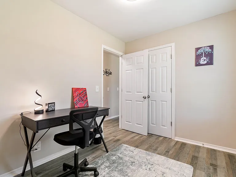 2706 Combs Dr — Photo 12