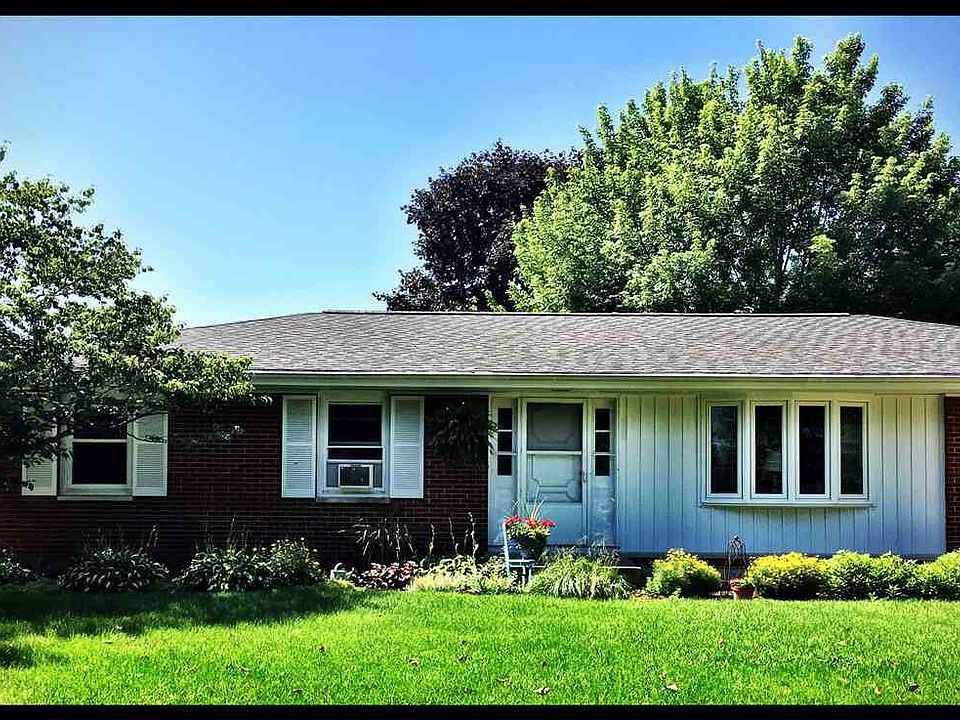 2nd image of 901 S Orchard Dr