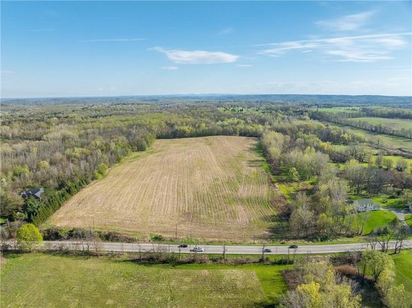2799 Penfield Rd #14, Macedon, NY 14502