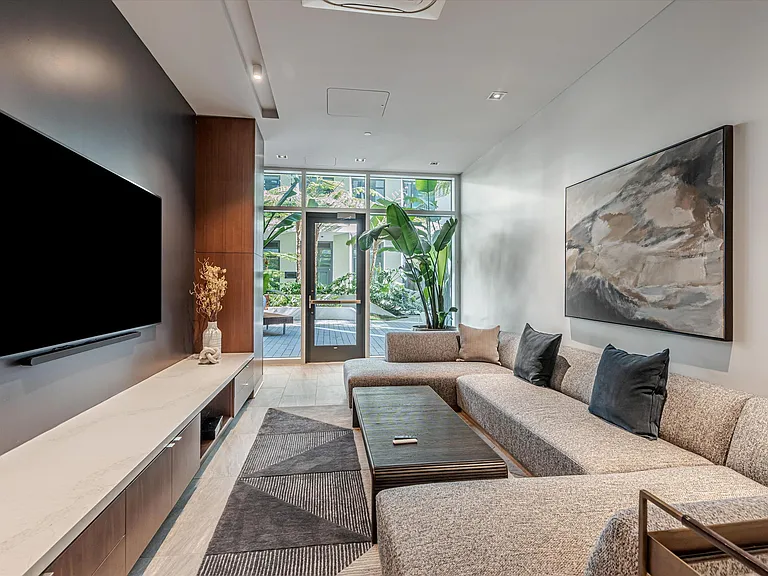 1688 Pine St #1008 — Photo 38