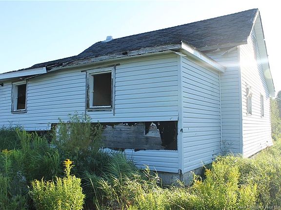 3rd image of 1582 Beaverbrook Rd
