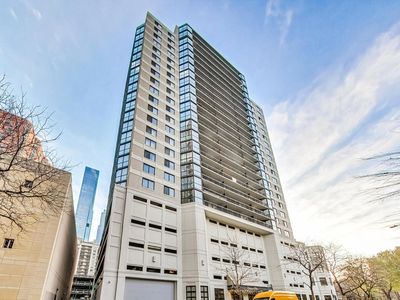 33 W Delaware Pl APT 21H, Chicago, IL, 60610
