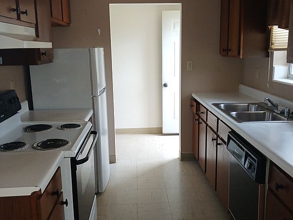 5th image of 10 McNichols Dr
