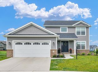 7 Connor Ct, Monticello, IL 61856