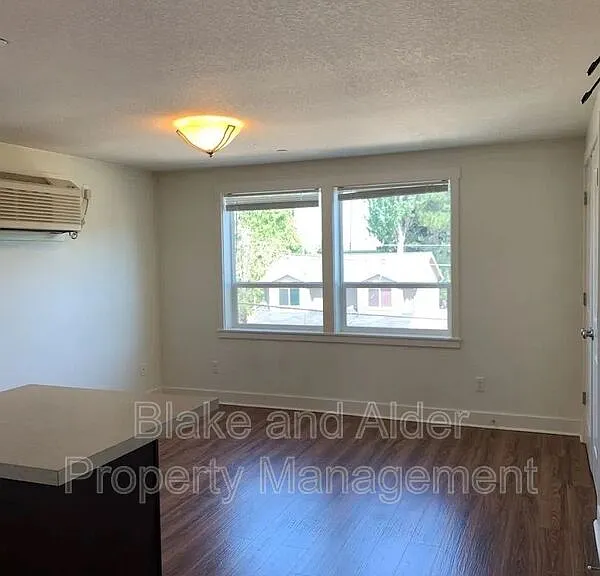 8211 N Montana Ave #C — Photo 2