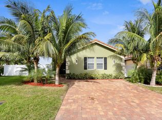 3401 Elizabeth Pl N, Palm Springs, FL 33461