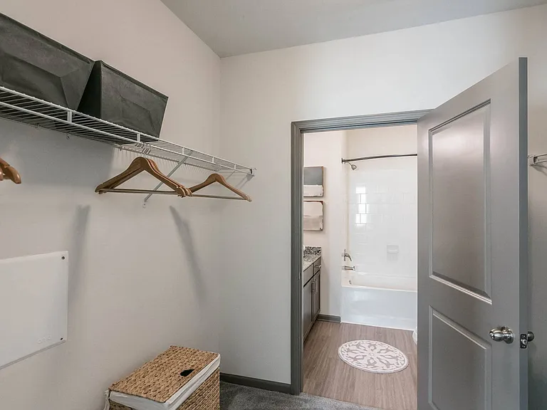 Village at Westland Cove Apartments — Photo 11
