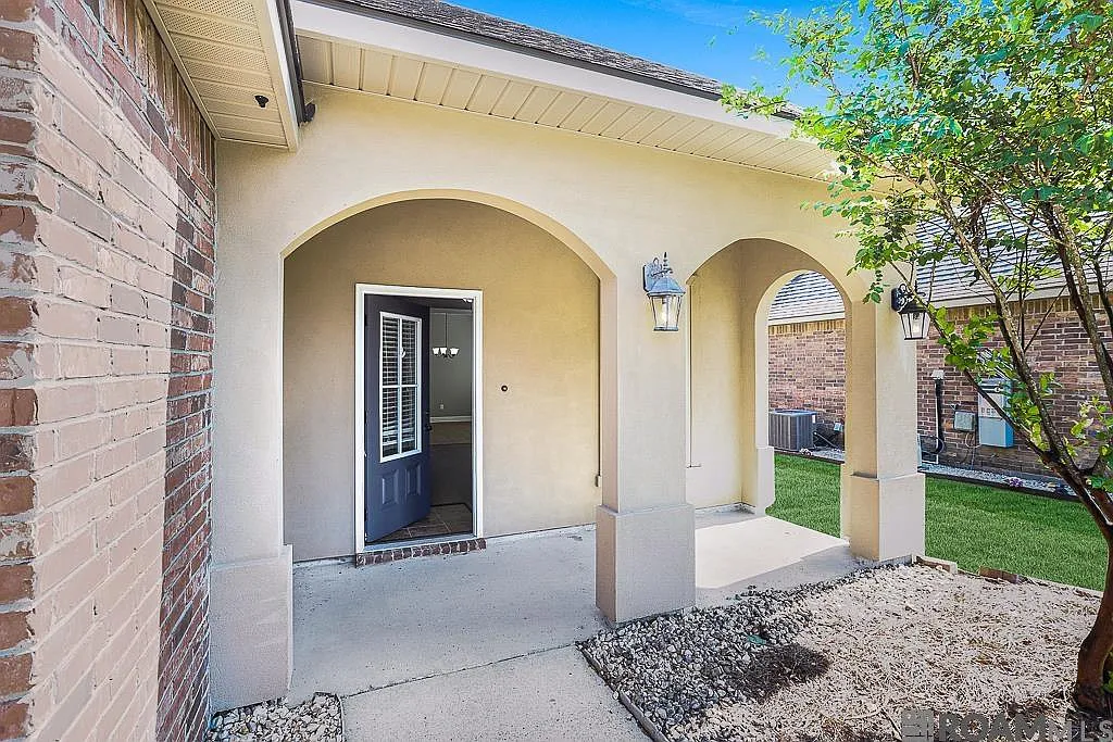 3 bed, 1613 sqft, $2,000 — Photo 3