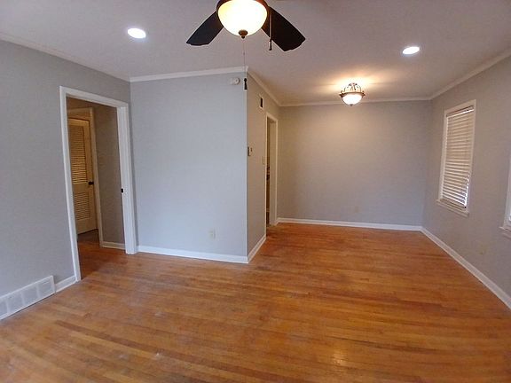3rd image of 1271 Dogwood Dr