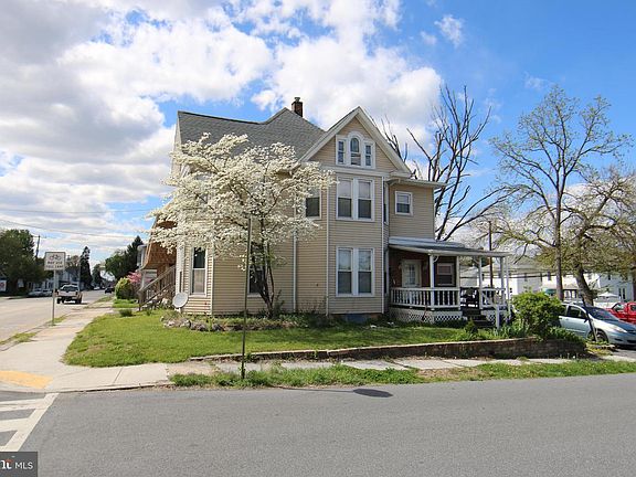 2nd image of 546 2nd St