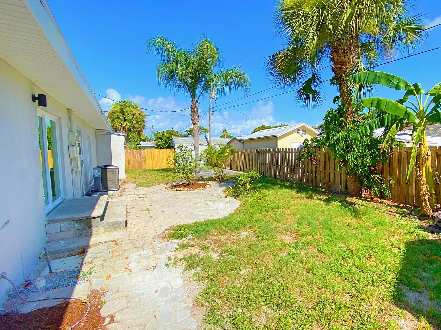 3 bed, 1472 sqft, $2,250 — Photo 2