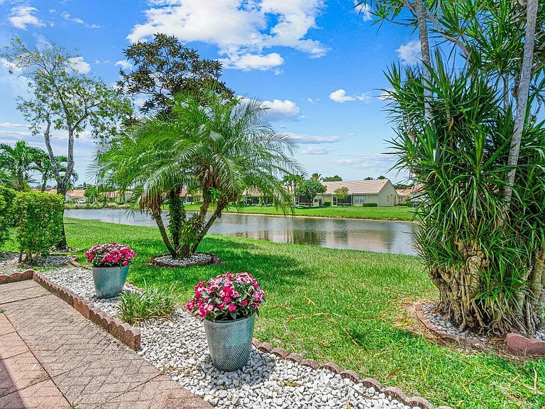 6077 Lake Hibiscus Dr — Photo 31