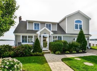 423 Park Ave, Portsmouth, RI 02871