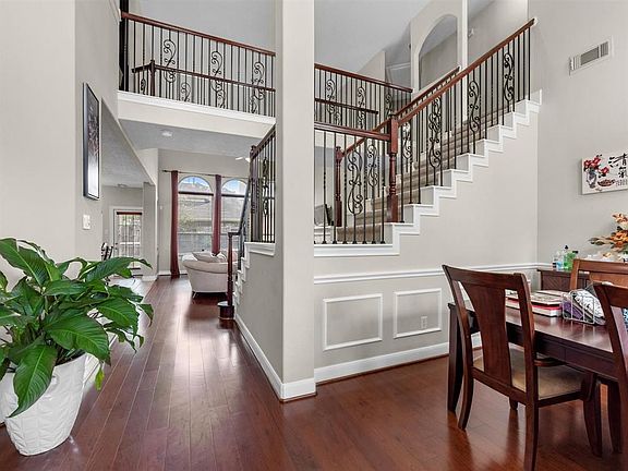 4th image of 2505 Twisting Pine Ct