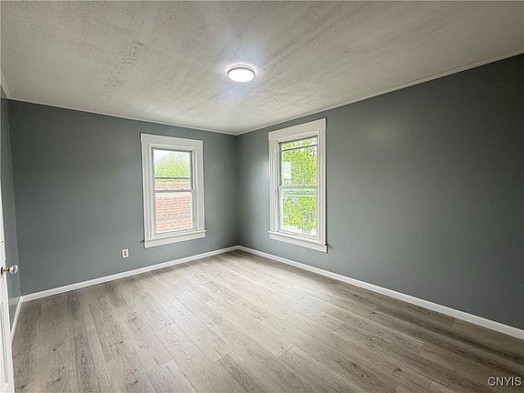 4th image of 217 Boyden St #2