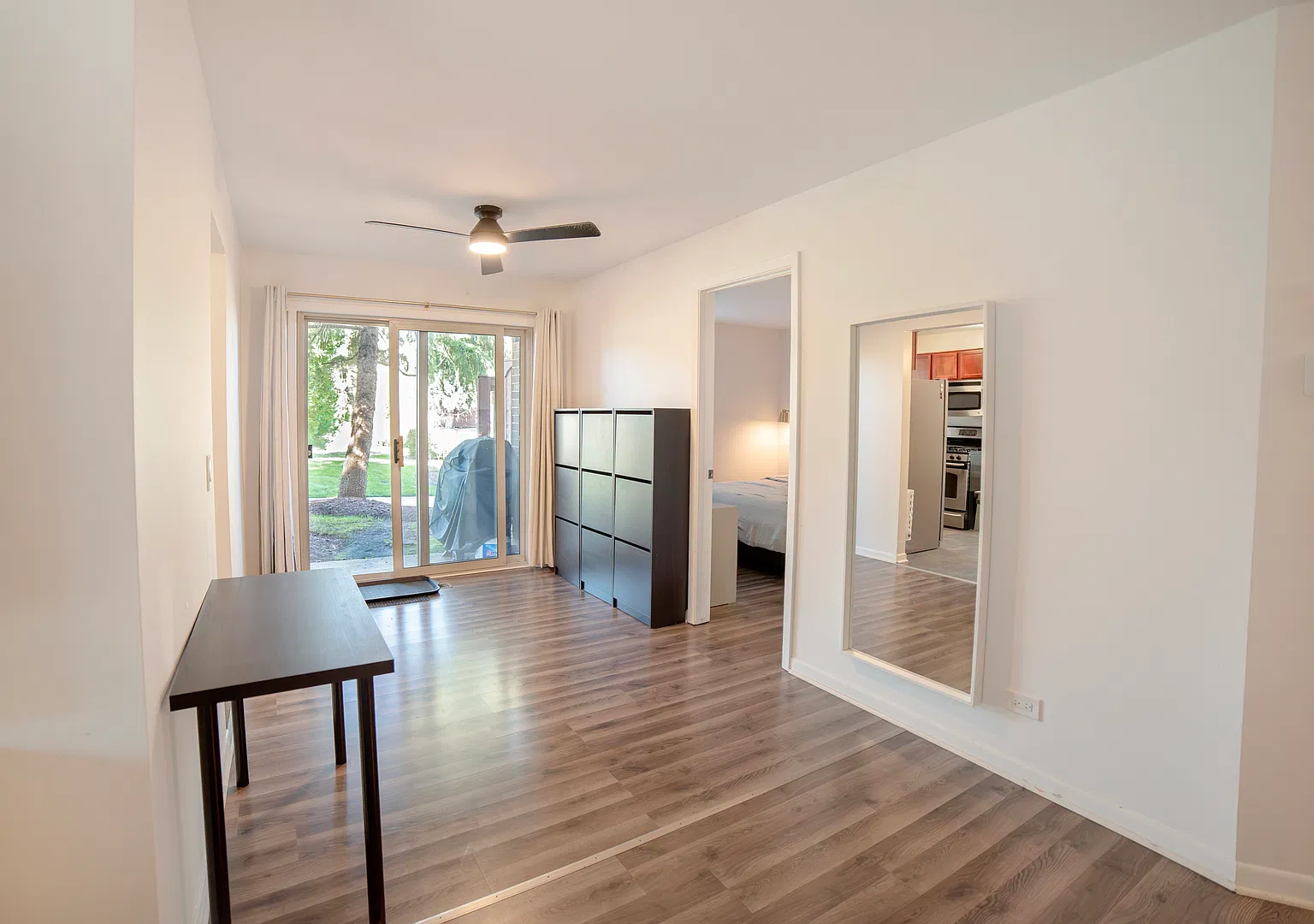 2 bed, 966 sqft, $1,800 — Photo 3