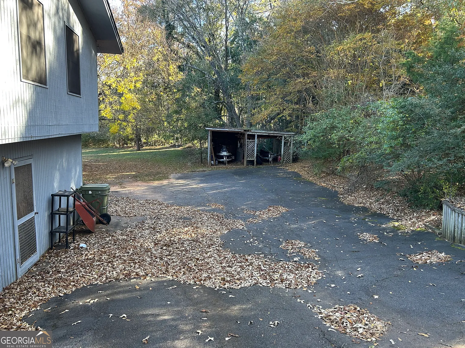 3 bed, 2.0 bath, 2392 sqft, $2,100 — Photo 4