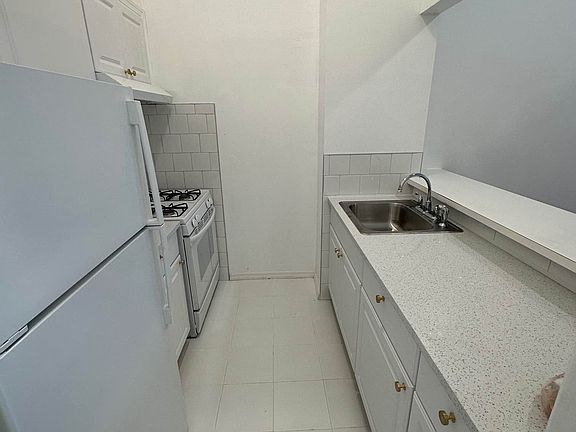3rd image of 61-20 Woodside Ave #1S