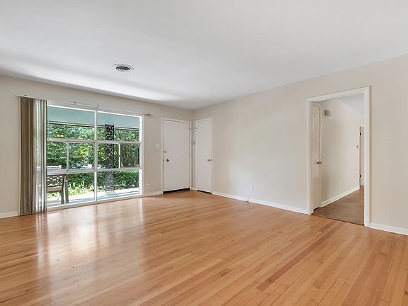 5th image of 2310 Mavis Cir