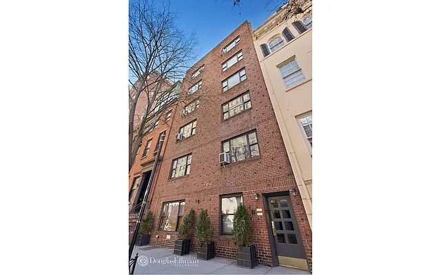 Rented by Douglas Elliman | media 22