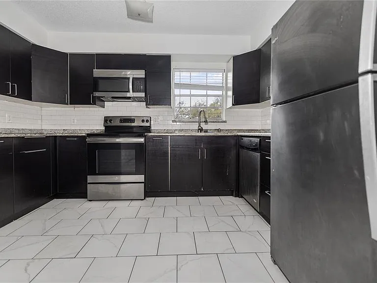 14414 Reuter Strasse Cir #212 — Photo 7
