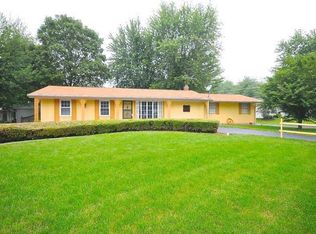 1020 Tree Top Ln, Greenwood, IN 46142
