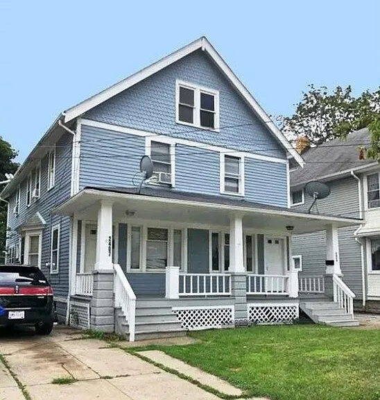 2407 Colburn Ave — Photo 1