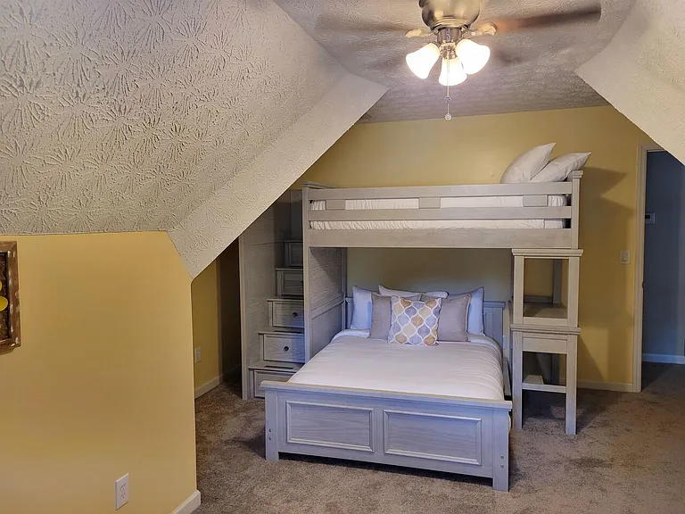1356 Velvet Creek Gln SW — Photo 12