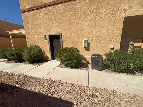 3rd image of 4915 E Russell Rd Building 154-1