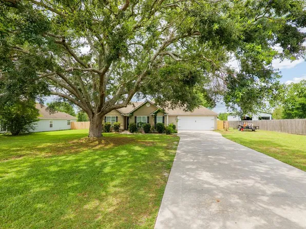 27 Eleanor Pl, Ray City, GA 31645