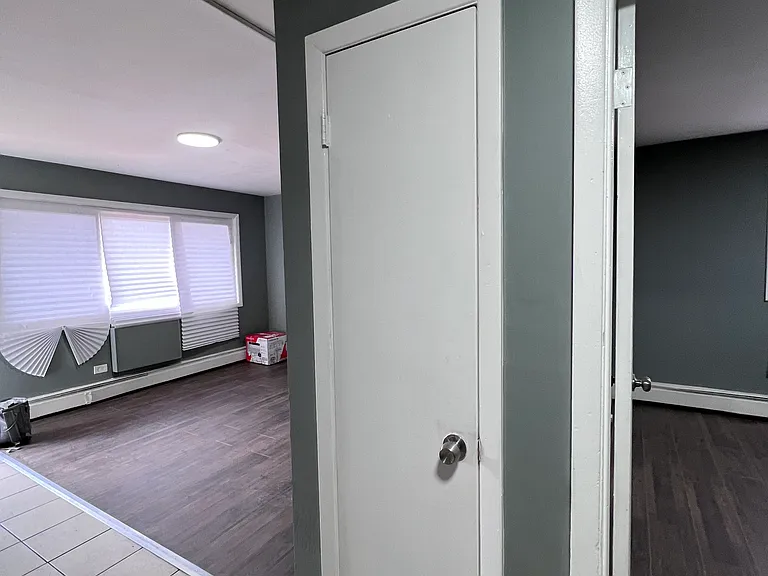 8627 S Ingleside Ave #2F — Photo 11