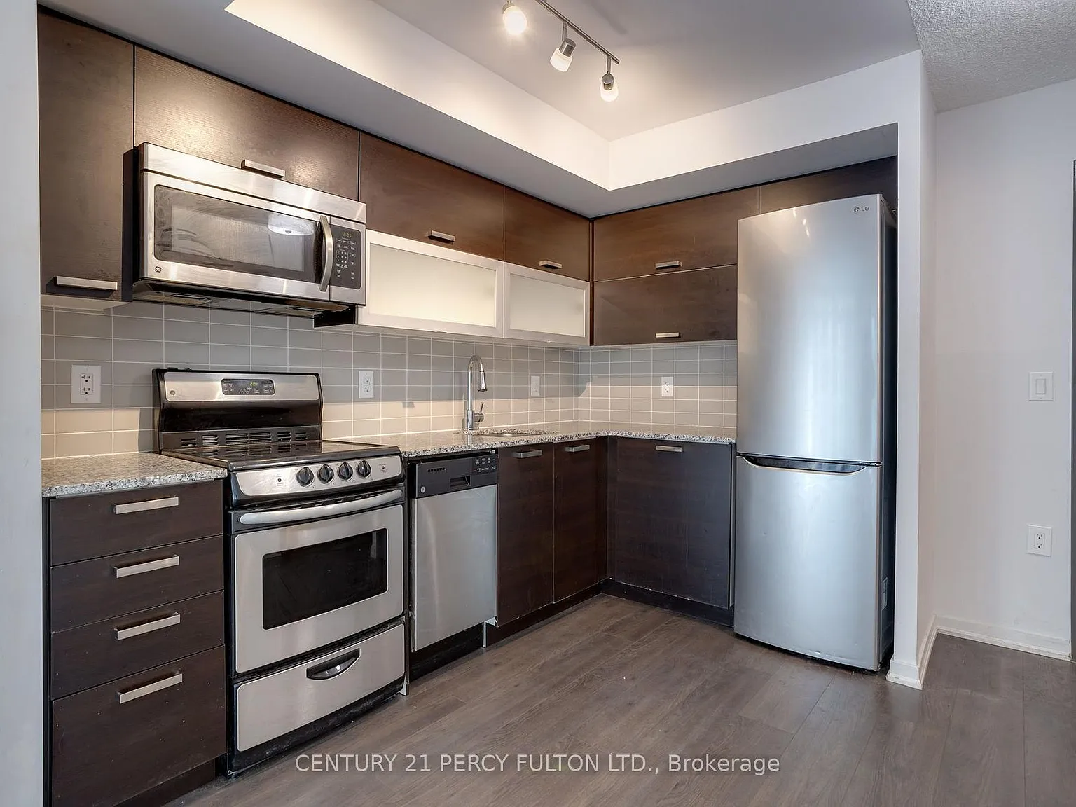 2 bed, $2,700 — Photo 4